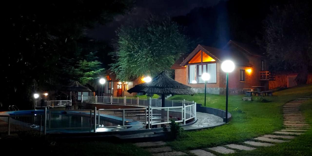 Cabanas El Refugio De Los Pajaros Merlo Exteriör bild