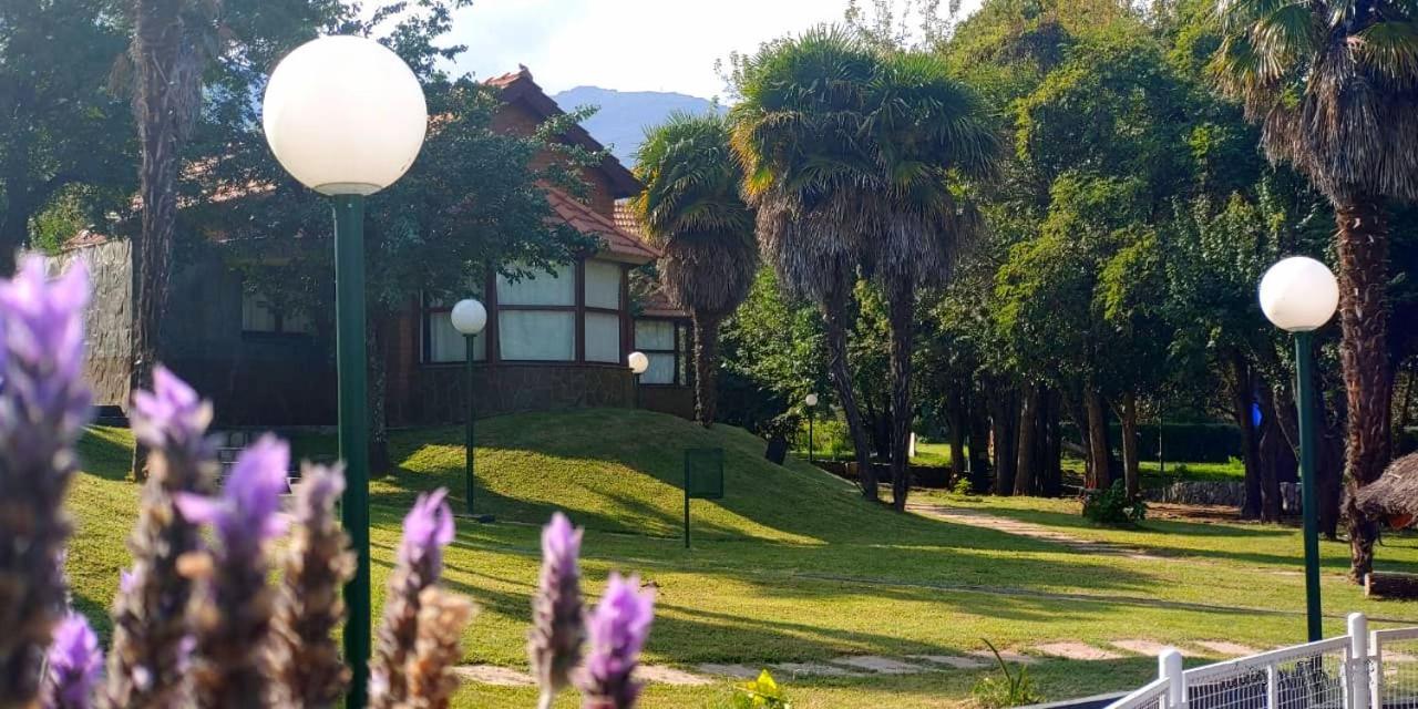 Cabanas El Refugio De Los Pajaros Merlo Exteriör bild